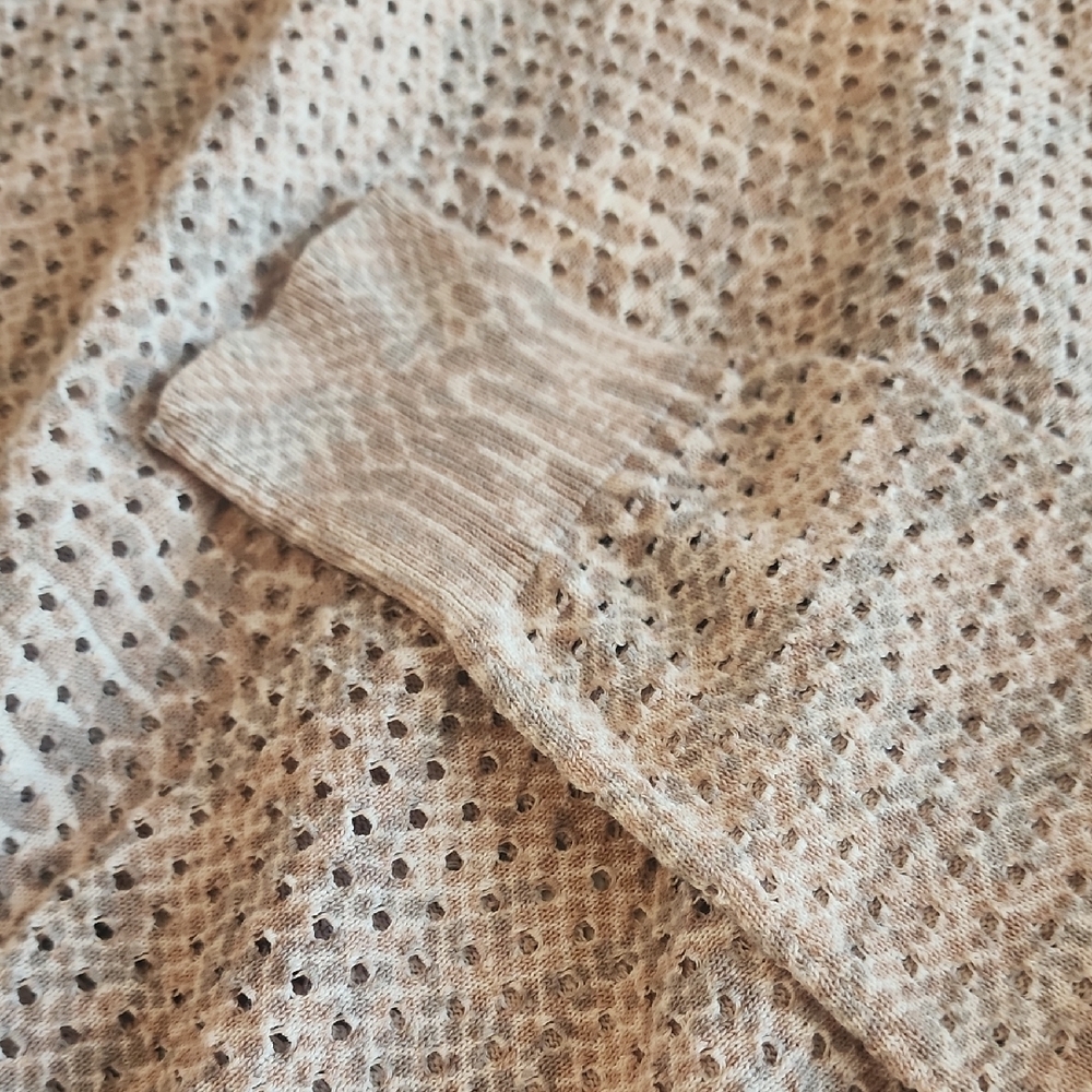Ann Taylor Light Neutral Scoop Neck Top - Picture 10 of 12